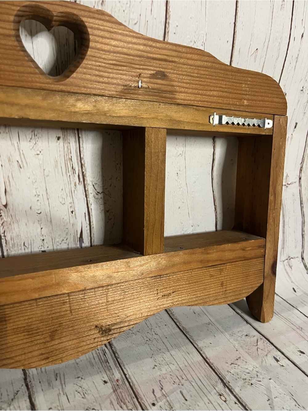Vintage Wooden Wall Shelf Peg Rack Cottagecore Heart Cutout Rustic Country Shelf - Picture 5 of 7